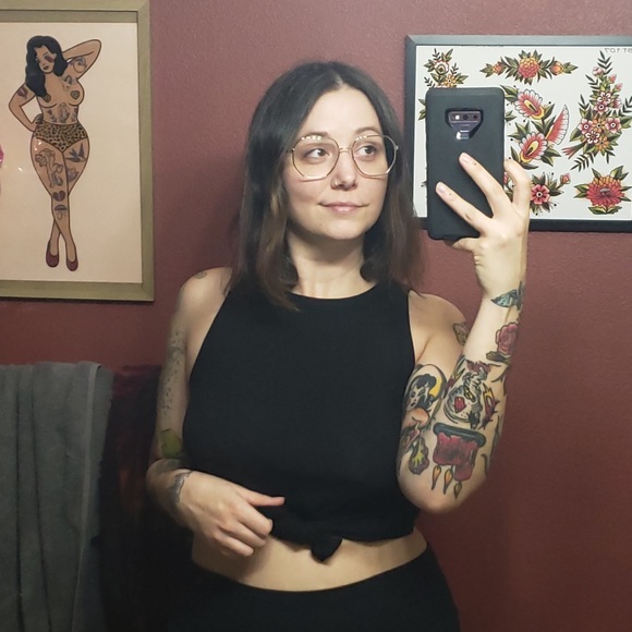 Meet your Posher, Kelly - Picture 1 of 12